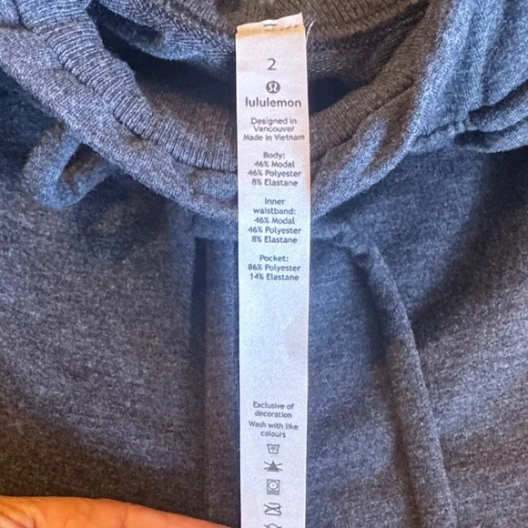 Lululemon Hello Sunday Short size 2 - Picture 6 of 7